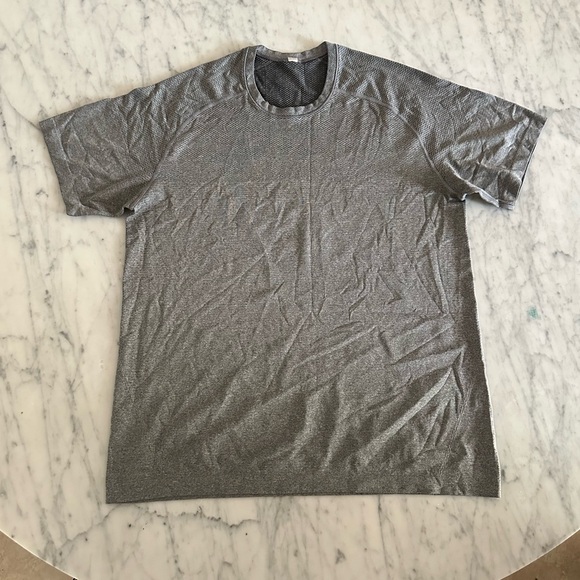 Lululemon shirt - Picture 1 of 6